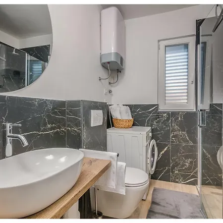 Paradise Apartman *